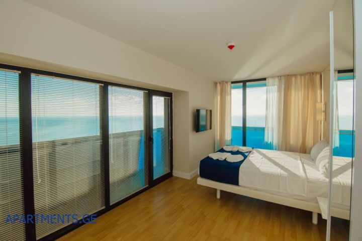 Panoramic 3-room apartment, block A · No. 4503 — Photo 3