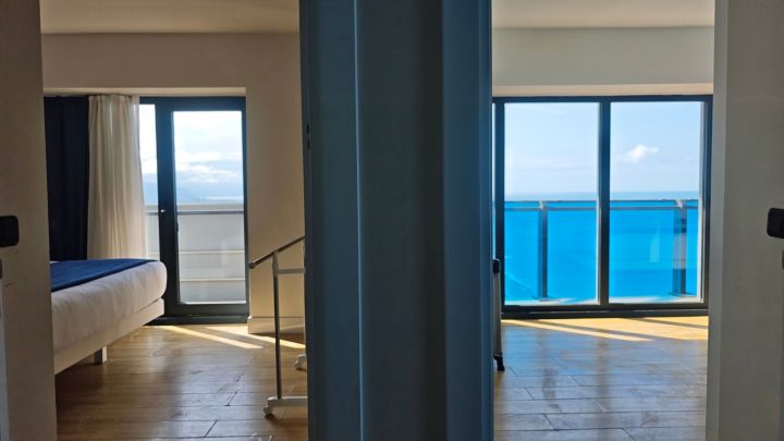 3 bedroom apartment with direct sea view for sale — Photo 3